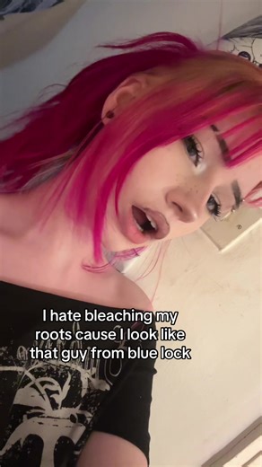 Don’t get me wrong I don’t like blue lock but pls tell me you know what I mean #bluelock #shidouryusei #pinkhair #anime #manga