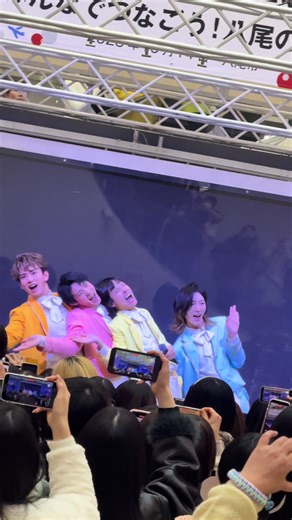 モナキリリイベinアリオ八尾♨️ 今日もたくさんの人が集まりすぎて、開始時間が押したり、急遽マイクが2本しか使えなかったりしましたが、楽しいリリイベでした🙌 #純烈 #モナキ #アリオ八尾 #ほんまやでなんでやねんしらんけど @モナキ