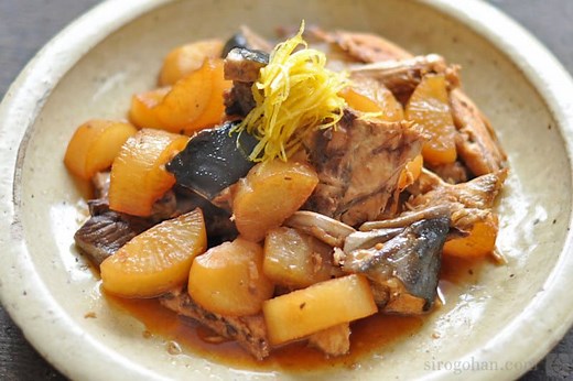 ぶりアラで作る『ぶり大根』のレシピ：白ごはん.com