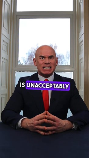 7.4K views · 108 reactions | 5 Red Flags to Looks Out For In Your Job Interview #interviewtips #interviewskills #interviewquestions #jobinterviewquestions #careeradvice #careertiktok #richardmcmunn #careervidz #career | CareerVidz | Facebook