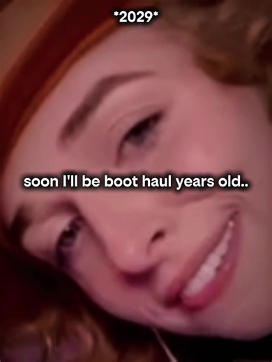 that close up…#fyp #jennmcallister #viral #xycba #paperthinchair