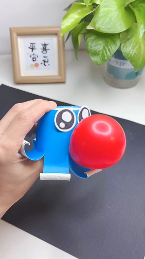 1.6M views · 19K reactions | Title: Homemade Bubble-Blowing Octopus: Fun and Interactive Craft for Kids Hashtags: #HandmadeDIY #BubbleBlowingOctopus #ParentChildCrafts #CraftsWithKids #UpcycledCrafts #CreativePlay | paper craft ideas | Facebook