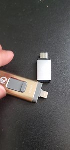 Watch Unboxing this flash drive on Amazon Live