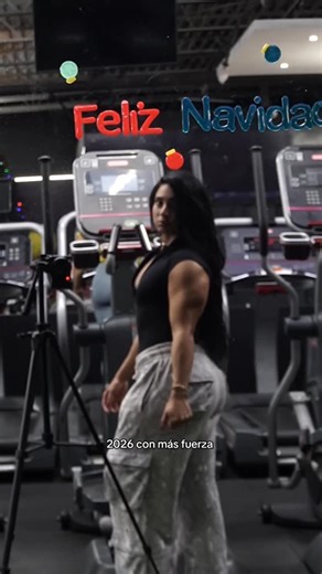 Mariely Valdes on Instagram: "Happy New Year bebés! Gracias por estar conmigo todo este año 2025! Gracias por apoyarme, gracias por quererme, gracias por siempre dejarme un conmetatio o mensajito con buenas vibras. Los quiero mucho! Espero que en este nuevo año 2026 sea de muchas bendiciones, muchas metas cumplidas y que estén presentes en mis proyectos. Este año ha sido súper especial, muchos viajes, he conocido personas y que ahora son mis amigas 😍🥰🥹, he conocidos personas que son un amor �