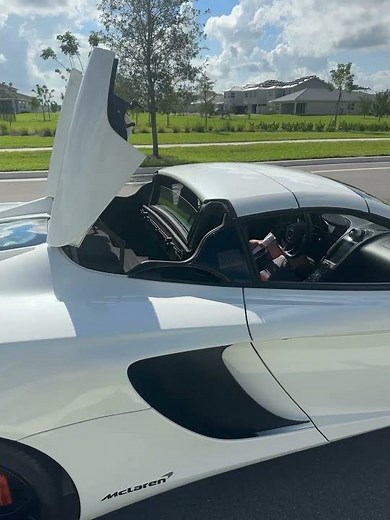 2014 McLaren 12C Spider Top Up