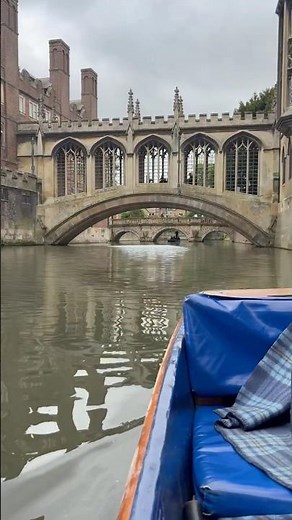 Punting Past Cambridge’s Bridge of Sighs: A Dreamy Journey Through History