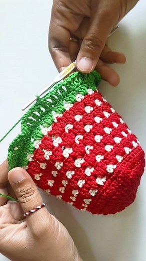 strawberry bag,tas motif stoberi #fypreel #maycraft | May Crafts