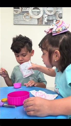 “¡NO sabíamos qué venía dentro! 😳🍭LOL Surprise Candy Doll | Matt y Vale”