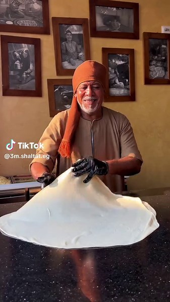 فطير مصري غرقان في السمنة البلدي و مليان لحوم مش هتلاقيها غير عند عم شلتت 😍🧡🧡 الخط الساخن : 17291📞 #عم_شلتت_مصر