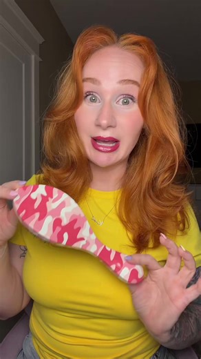 Ashley Elliott (@ash.e.e)’s video of combat hair brush