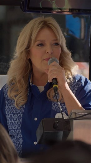 NBC Entertainment on Instagram: "Melissa Peterman surprises Universal Studios park goers with a tram tour like no other! 👀 #HappysPlace Tonight 9:15/8:15c | NBC and Peacock"