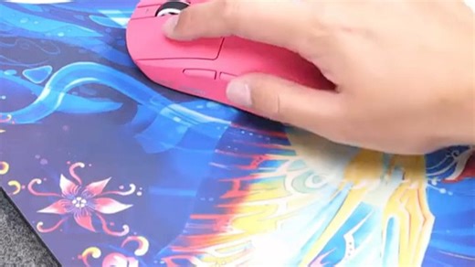 使用ATK三模星闪无线鼠标，有线/2.4G/蓝牙三模切换稳定，办公久用不卡顿，有效解决断连痛点，适合长时间打字和办公场景。