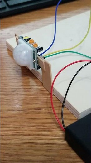 Motion Sensor Arduino Activated Alarm With LED Strobe Light #Shorts