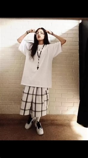 Exploring Chicana Style in Dance