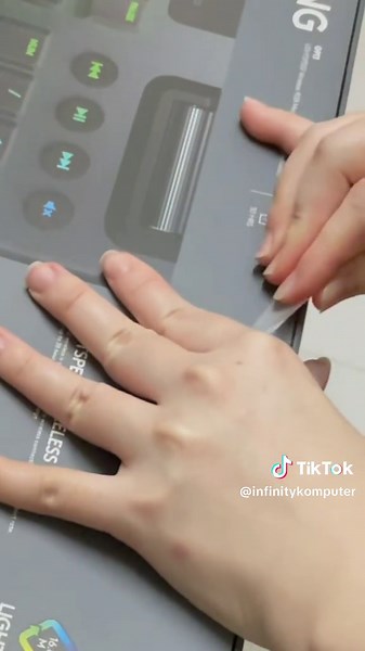 Logitech G913 TKL Wireless RGB Keyboard Features