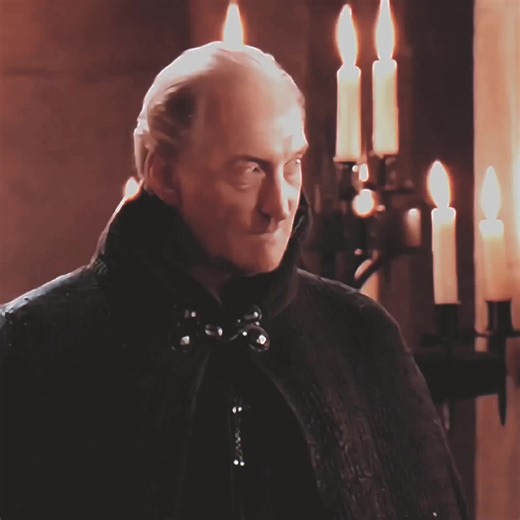 принесла вам охотника на ведьм, трепещите #charlesdance #merlin #aredian