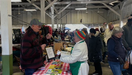Aiken kicks off holiday shopping season with Christmas crafts event