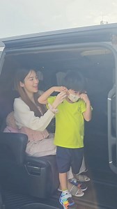 679K views · 10K reactions | อีกหนึ่งเช้าที่วุ่นวาย...แต่มีความสุขเพราะลูกไปโรงเรียนแล้วจ้าาา ขึ้นอนุบาล 2 แล้ว ทุกอย่างเกิดขึ้นเร็วมากกก李✨️ | Updobybuablink | Facebook