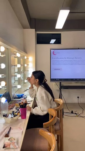 Certification in Makeup Artistry ✨ Professional makeup/ self makeup/ Advance makeup class is going on ❤️ #makeup #makeupacademy #makeupclass #makeupeducation #makeupschool #beautycourses #beautytraining #pbacademy #poonambeautyacademy | PB Academy