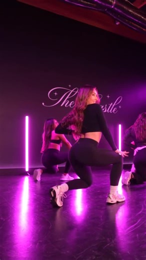 GABRIELLE STEPHENS on Instagram: "Going into 2026, I’ve been reflecting a lot on my dance journey this year. From all of the lessons, growth, rejections, amazing people I have met, jobs, and opportunities, I am just so grateful to have a passion that I am able to pursue professionally outside of my normal job. I’m ready for what 2026 has to offer and I plan on putting my best foot forward in everything that I do! • • • choreography by @trainwithjuju @juju_roberts video by @natejavi music by @tat