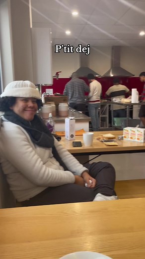 Pour ce deuxième jour de voyage, les BTS Tourisme deuxième années ont suivi Zoriane et Wena😉, les guides de la journée. Après le petit déjeuner, nous avons été visités l'office de tourisme de Rotoruaℹ️ et par la même occasion son directeur. Nous avons ensuite été explorés la forêt de Redwoods 🌲où nous avons parcouru la forêt à travers un parcours dans les arbres. La suite dans la partie 2... #btstourisme #newzealand #voyagescolaire #btslap #tourismebxxrrdlll #voyage #trip #pourtoi #fyp #redwoo