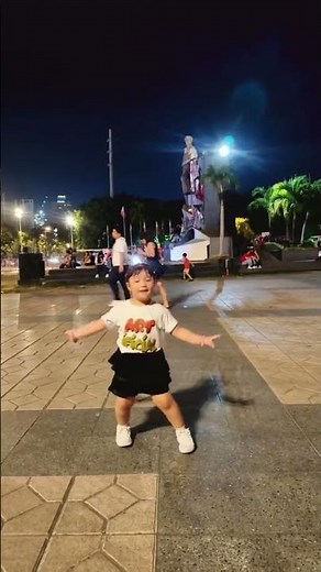 Mamang sorbetero here at Manila #dance