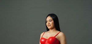 Nelly Swing celebra la pegada de "Como el perro bebe agua"