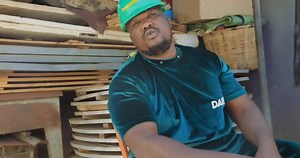 Mambo Dhuterere just dropped a new music video for his song 'Kuchema Rudo' taken from his recently released Album Nadah PaChiputukezi. The video was directed by @naxofilms and audio produced by @makumbeproductions Check it out : https://youtu.be/HKayS2AhnXs | Nashtvzimbabwe