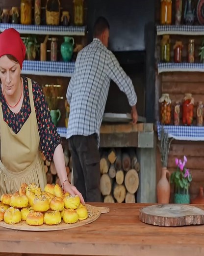 41K views · 1.2K reactions | Traditional Style Bagels with Salmon and Avocado – Fresh from the Village Oven #outdoorcooking #recipe #cooking #grill #villagecooking | Bestmen.building | Facebook