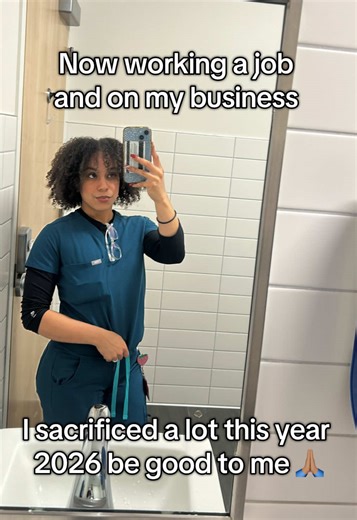 I sacrificed SO MUCH this year. I hope 2026 is good to me ❤️ #nutrition #rd2be #dietetics #rd #registereddietitian #powerlifting #business #goals