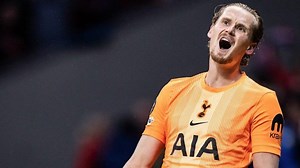 How Kinsky's horror night unfolded before 17th-minute substitution - AOL
