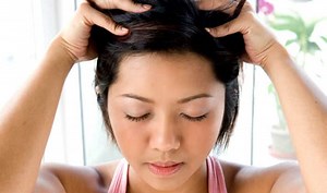 How to give yourself a scalp massage? Step-by-step guide to give yourself a relaxing head massage