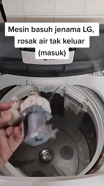 Mesin basuh jenama LG, rosak air tak keluar (masuk). Baiki mesin basuh terus di rumah, sekitar Kajang & Berhampiran. contact pada bio.#tipsdrMesin #baikimesinbasuh #repairmesinbasuh