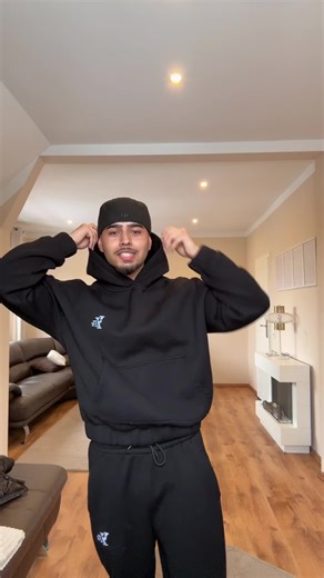 Issa (@issa09.10)’s videos with 09A - 09A