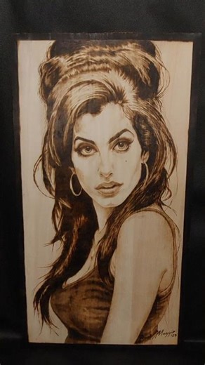 Amy Winehouse | woodburning pyrography portrait