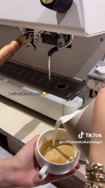 CoffeeandcakesTanger sur TikTok