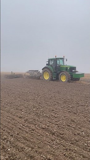 John Deere 6930 Ploughing & Pressing in the fog. #farming #agriculture #tractorvideo #tractorpower