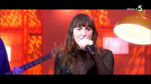 🎵 Juliette Armanet en live sur la scène de C à Vous 🎵 | C à vous