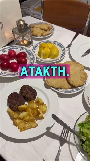 Τσούγκρισα αυγά με τη γάτα