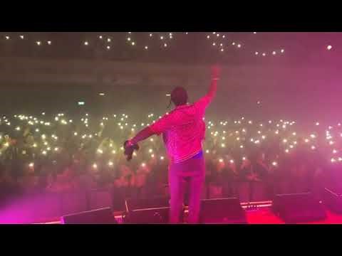 Pop Smoke Performs WAR Live On Stage