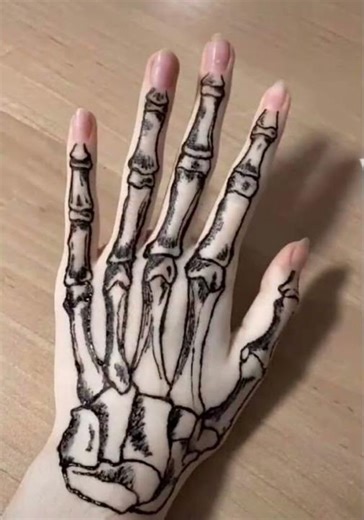 Stylish Hand Tattoo Designs for Every Mood 💫🖊️