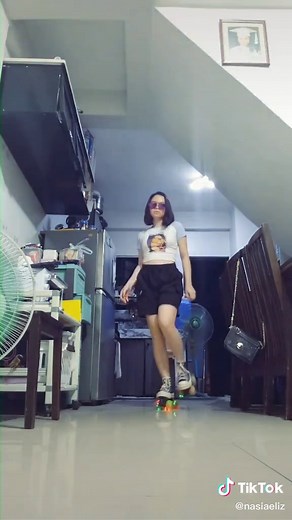 Mastering the Strut Walk on Roller Skates