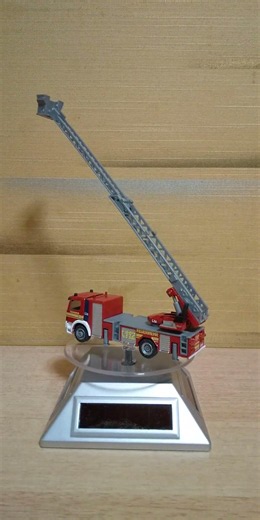ソーラーディスプレイスタンド1/87 メルセデス・ベンツ・アテゴはしご車