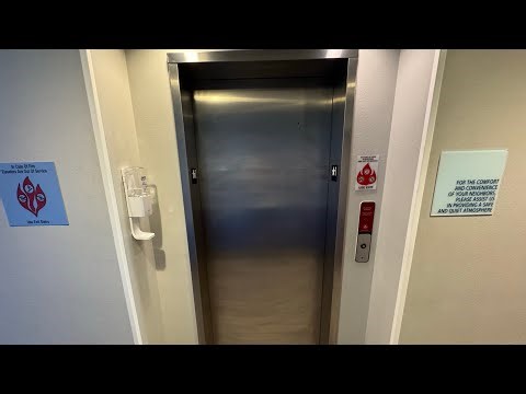 ThyssenKrupp Hydraulic Elevator in Holiday Inn Express & Suites Lincoln South in Lincoln, Nebraska