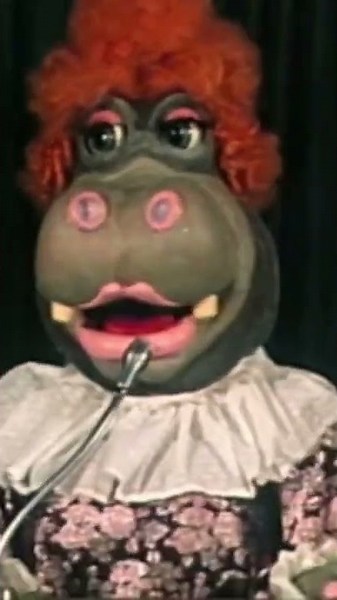 Chuck e cheese Pizza time Theatre Dolli Dimples footage