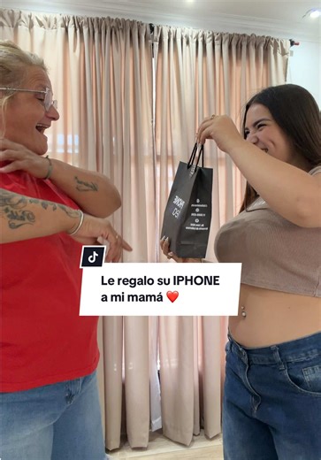Regalo de iPhone a mi mamá: reacciones emotivas