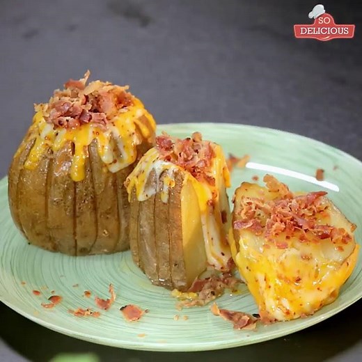 Oven-Baked Cheesy Potatoes with Crispy Bacon