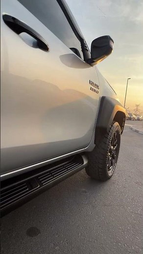 USED TOYOTA HILUX SILVER 4WD IN STOCK TO EXPORT FROM DUBAI