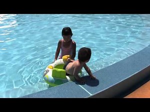 市民プールで水遊び