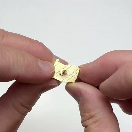 Lapel Pin Gold American Flag Enamel Pin America Pride USA Pin #lapelpin #enamelpins #fashion #usa